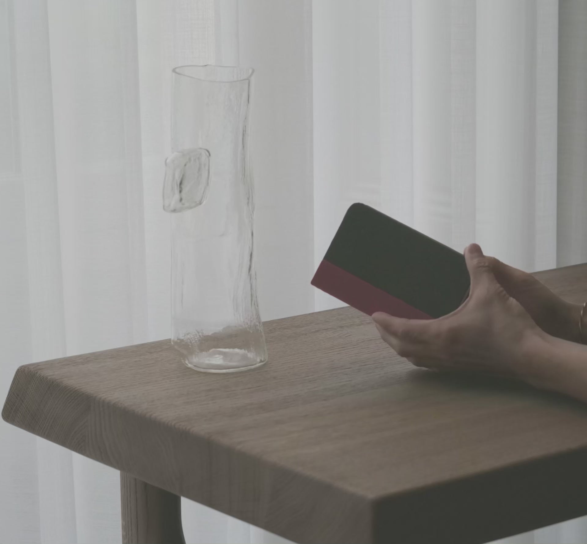 Lito mini lamp | Portable, rechargeable & versatile book lamp | Lumio