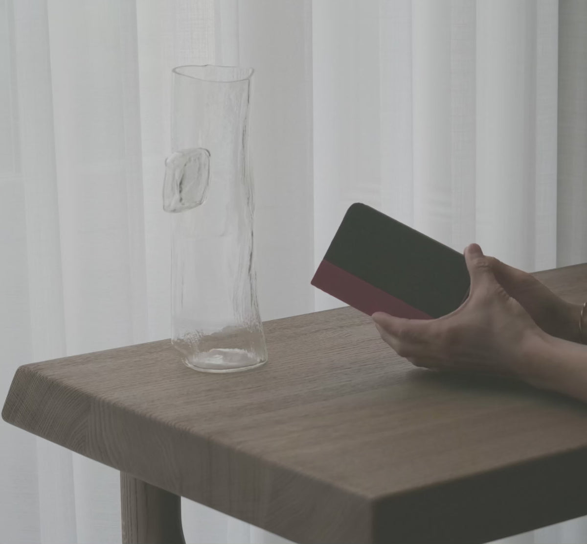 Lito mini lamp | Portable, rechargeable & versatile book lamp | Lumio