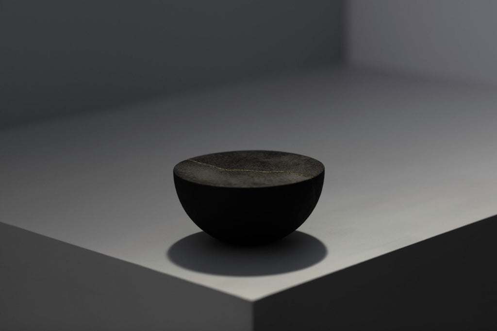 Hypebeast: Lumio's Teno Packs a Lamp and a Speaker Within Its Stone-Like Shell