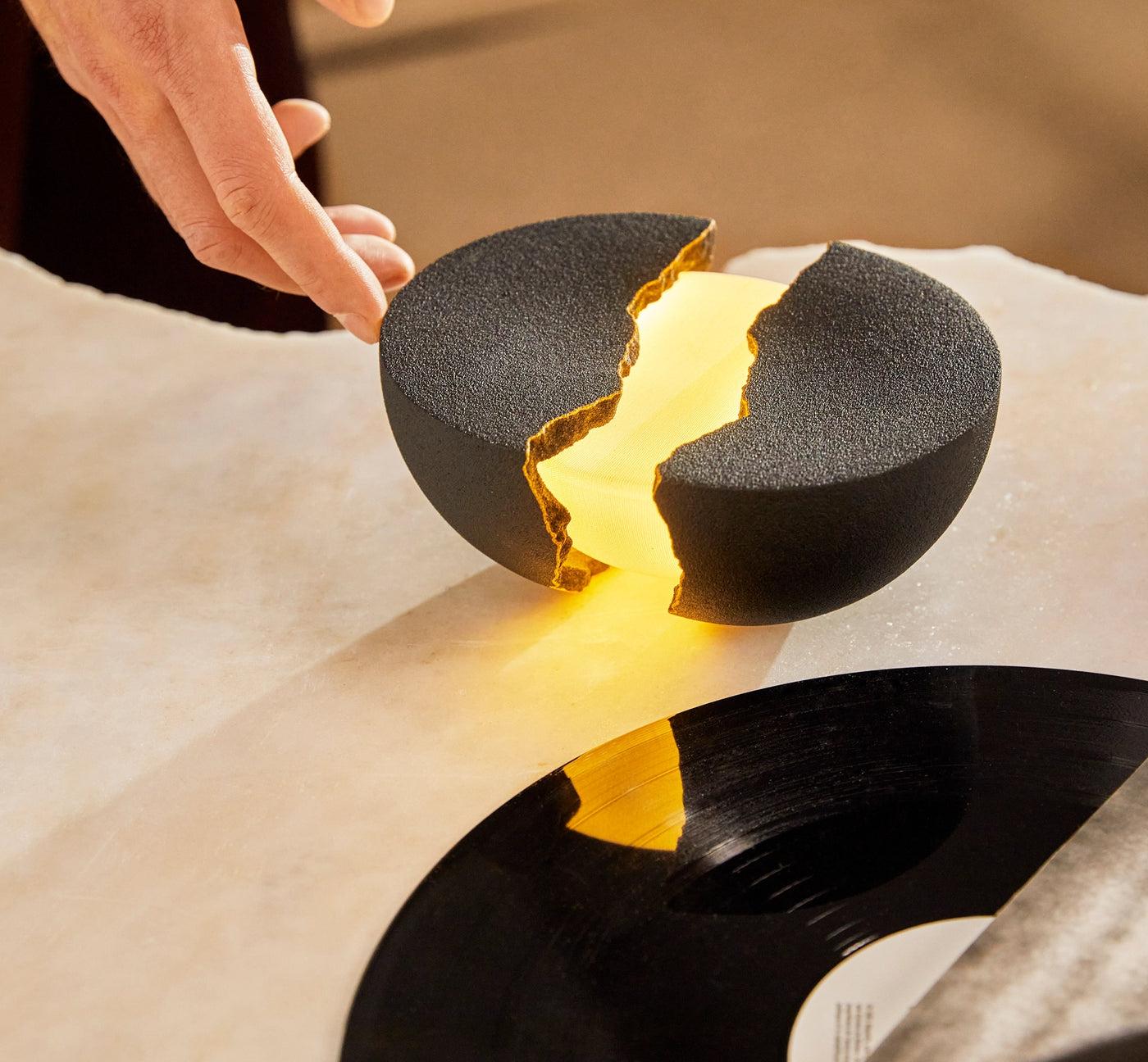 Sculptural Bluetooth speaker & lamp | Teno speaker | Lumio Sculptural Bluetooth speaker & lamp | Teno speaker | Lumio