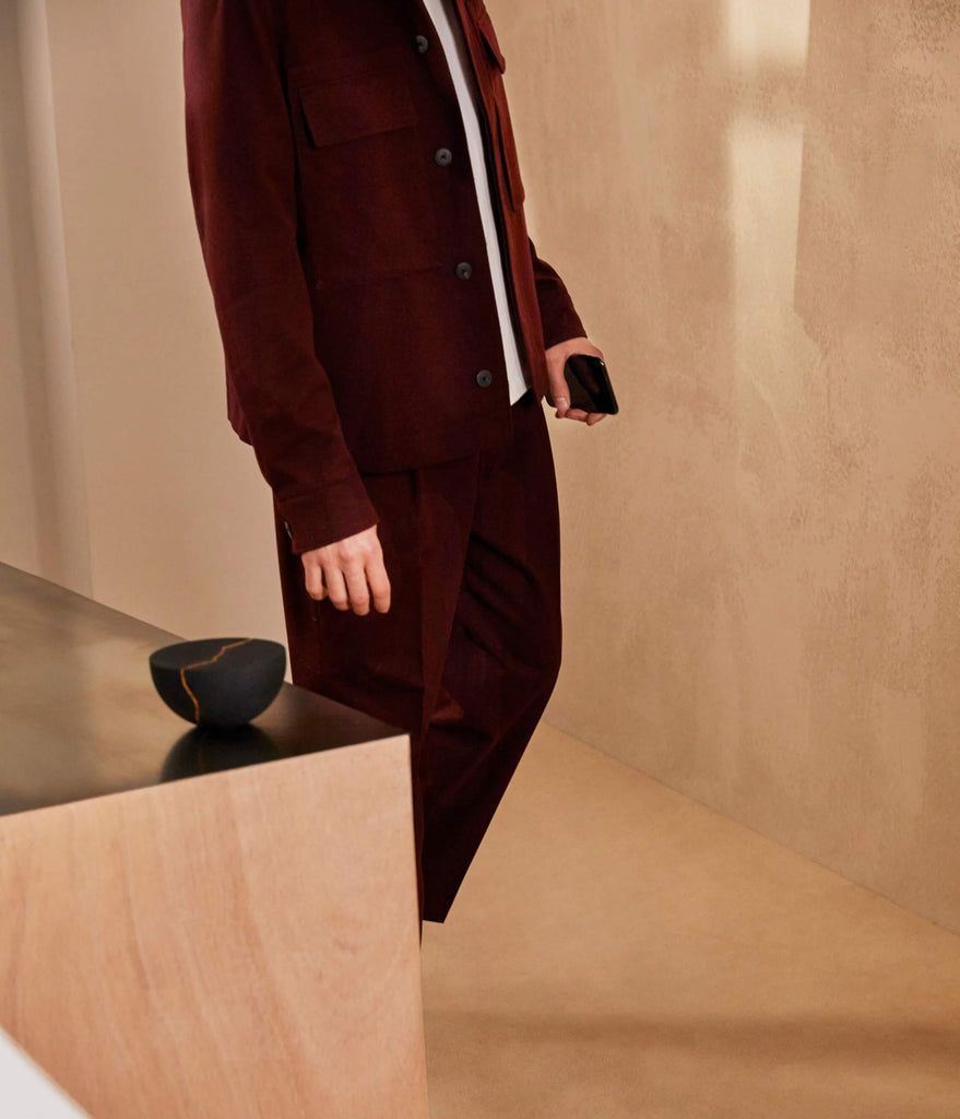 Portable Teno speaker in lava black finish